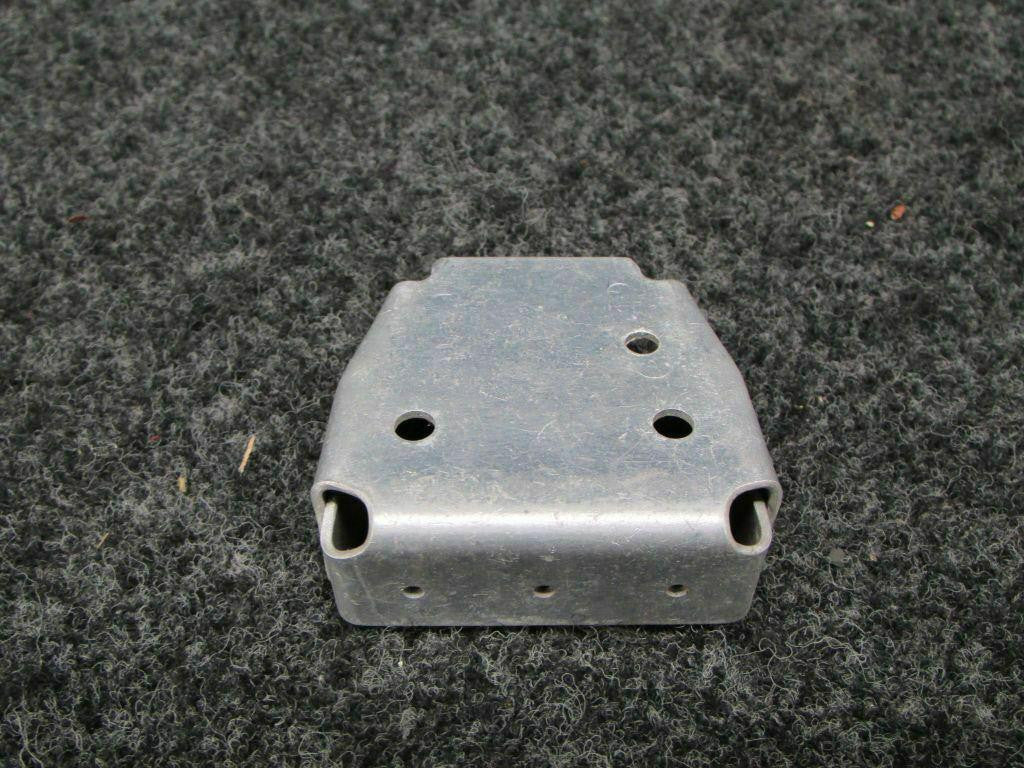 Cessna 0831350-1 Cessna Bracket Assembly SA