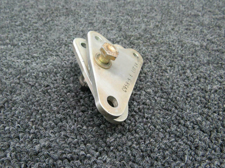 Robinson C958-5 Robinson R44 Main Rotor Control Bellcrank
