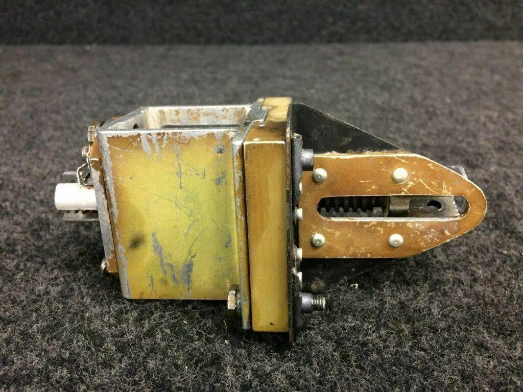 Piper 51288-007 Piper PA-31T Cheyenne Screw Assy Elevator Trim Tab RH