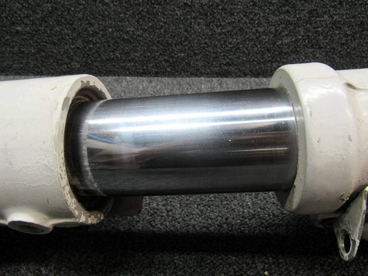 Piper 45504-009 Piper PA-31T Cheyenne Strut Assy Main Gear RH