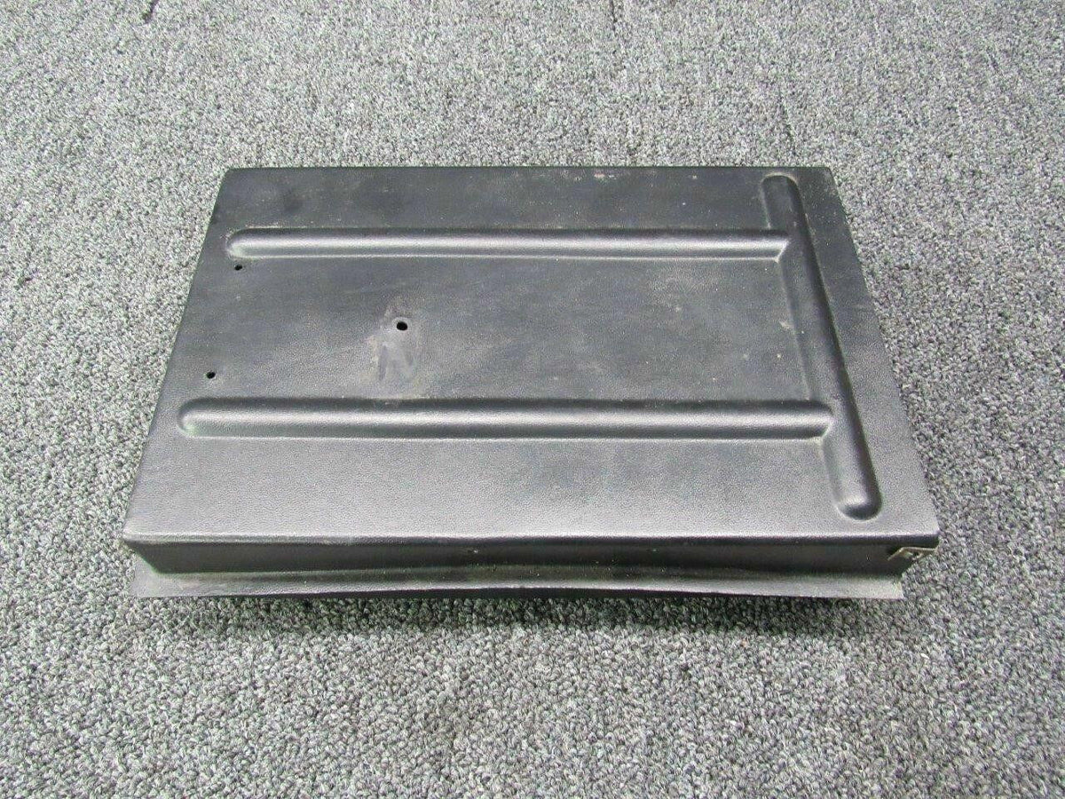Cessna 0413375-10 Use 0413375-18-279 Cessna 150B Map Case Assy
