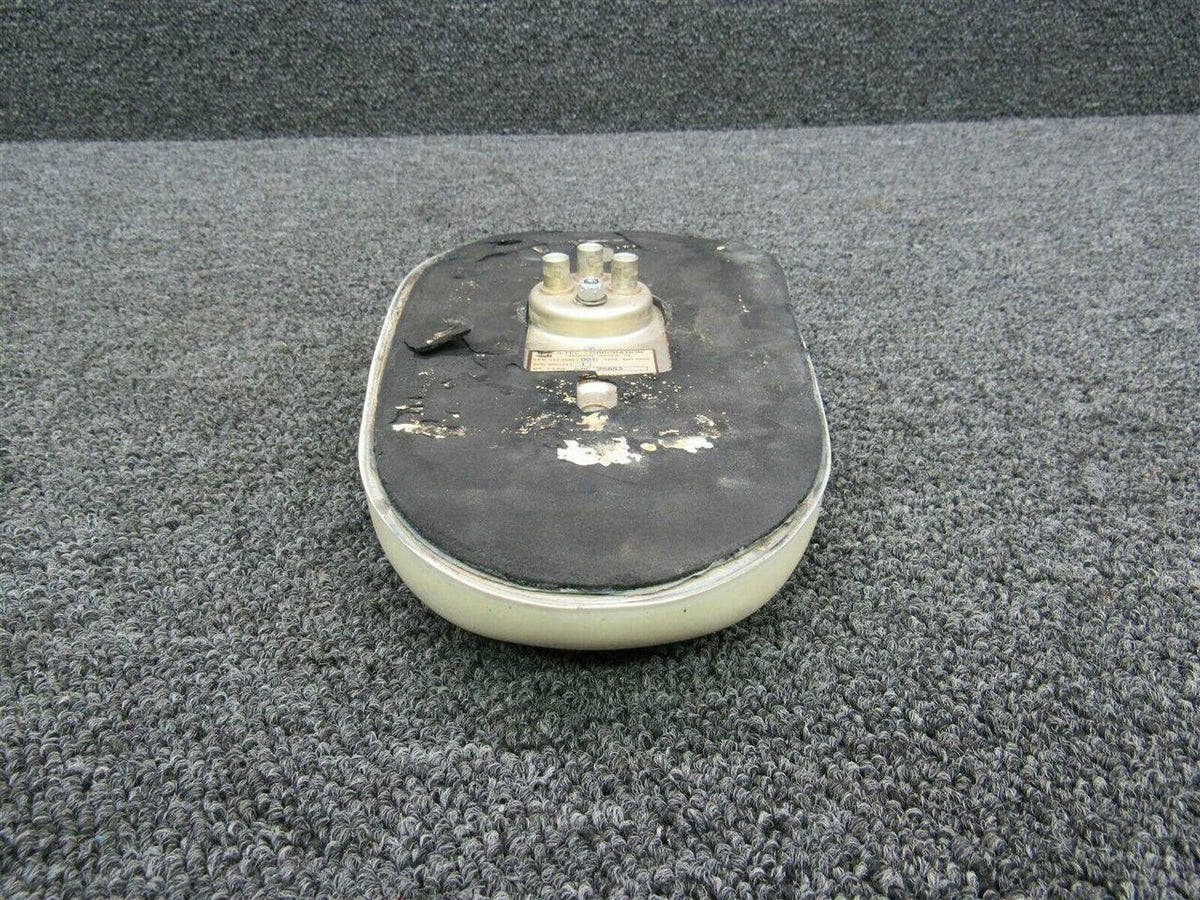 S-Tec Corp 622-3586-001 Piper PA28-235 S-Tec Corp ANT-650A Antenna w/ Bracket