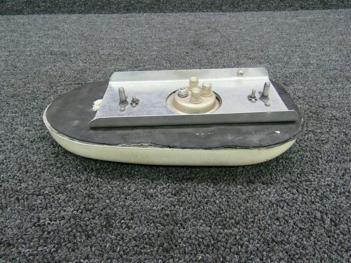 S-Tec Corp 622-3586-001 Piper PA28-235 S-Tec Corp ANT-650A Antenna w/ Bracket