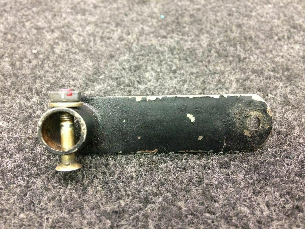 Piper 69092-002 Piper PA-32R-301 Arm Fuel Selector Control
