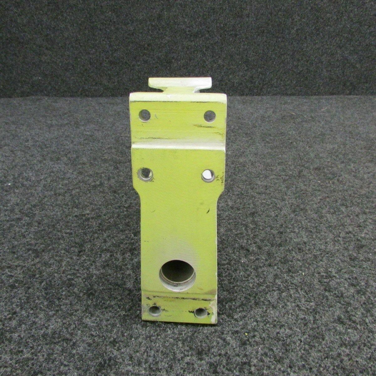 Piper 83652-003 Piper PA46-350 Trunnion Assy Gear RH