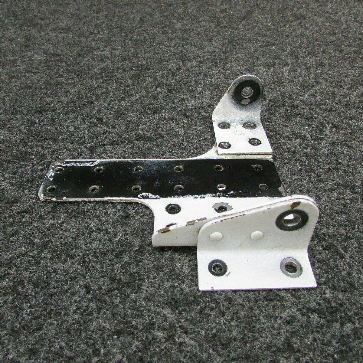 Piper PA46-350 Bracket Flap Idler RHP/N 82923-003