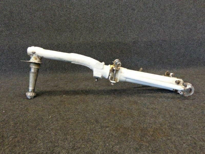 Cessna 0841000-110 Cessna 320D Strut Assy Main Gear RH