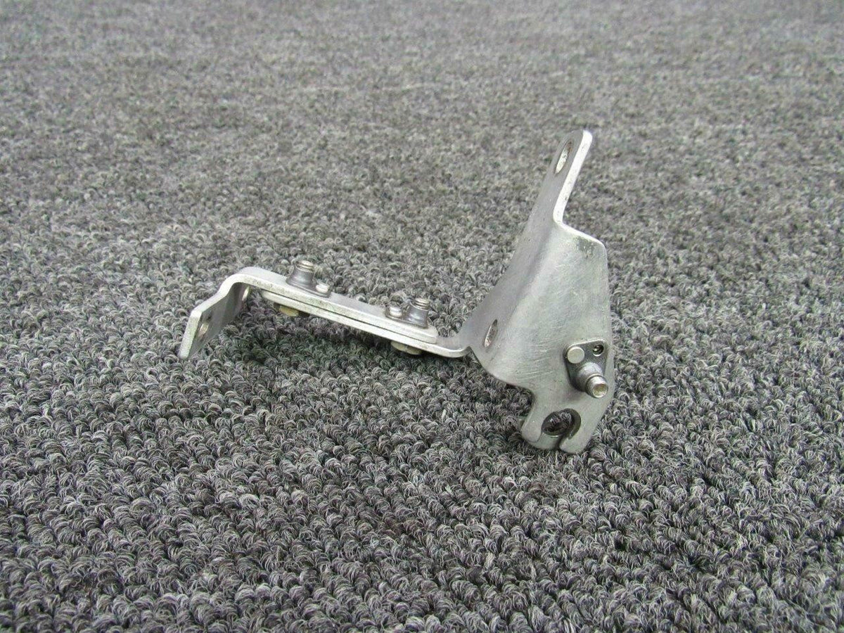 Cessna 2213087-1 Cessna TR182 Cowl Flap Cable Bracket RH