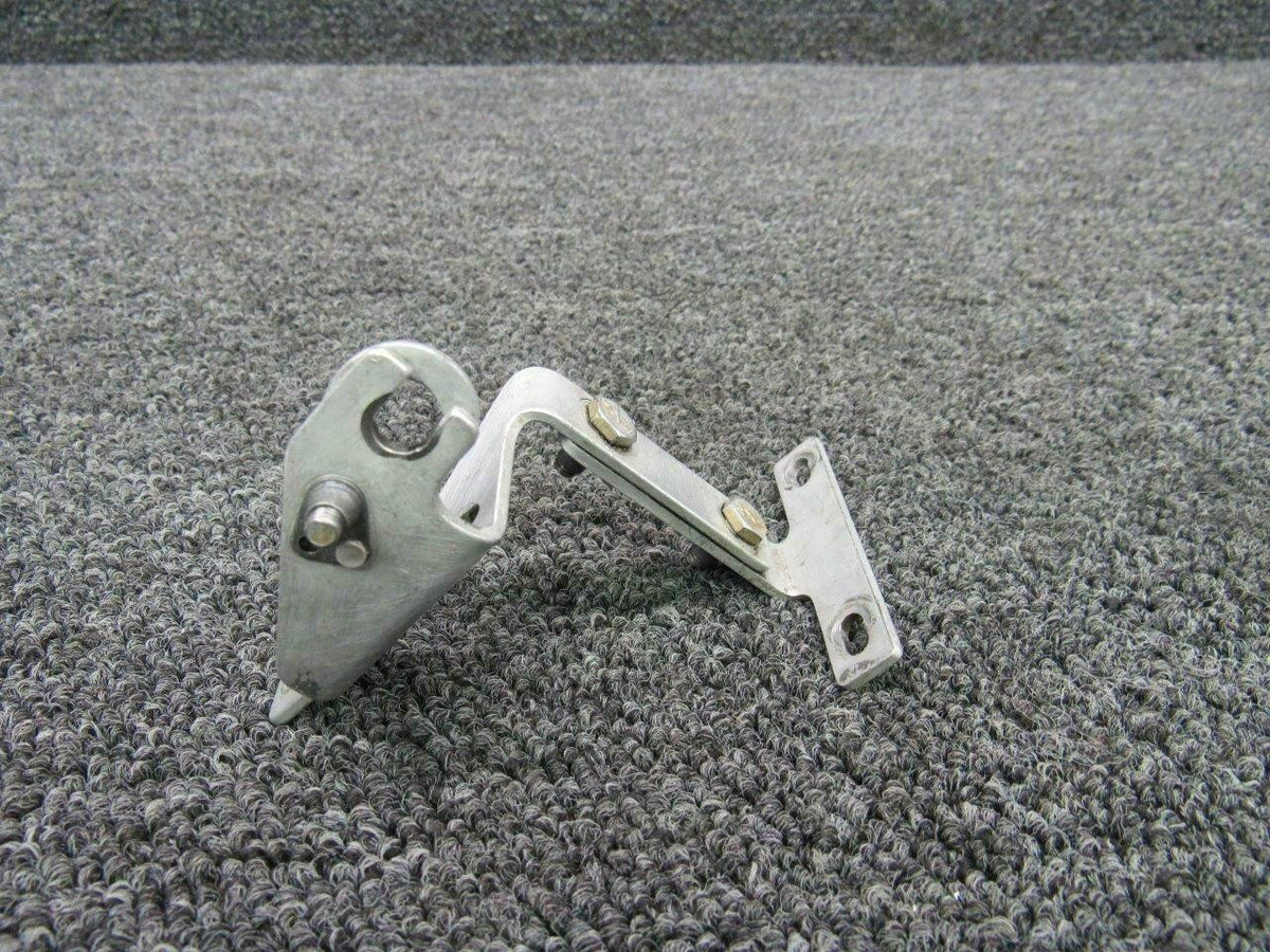 Cessna 2213087-1 Cessna TR182 Cowl Flap Cable Bracket RH