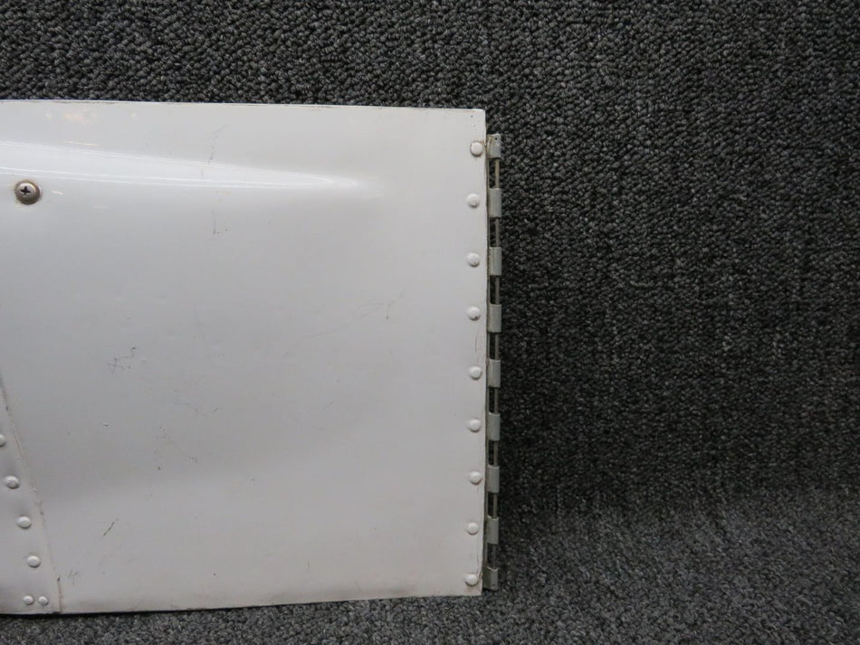 0826002-204 (Use: 0826002-206) Cessna 310N Main Gear Door Assembly LH (White)