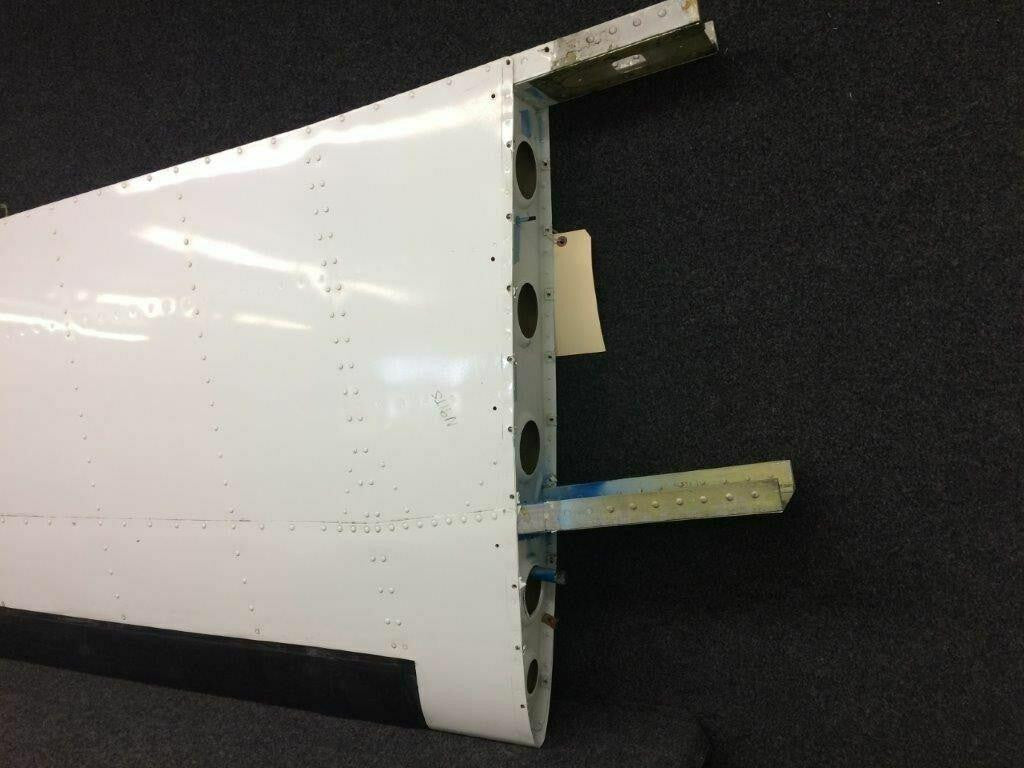 Piper 46500-040 Piper PA-31T Cheyenne Stabilizer Assy Horizontal LH W/ Light V 28