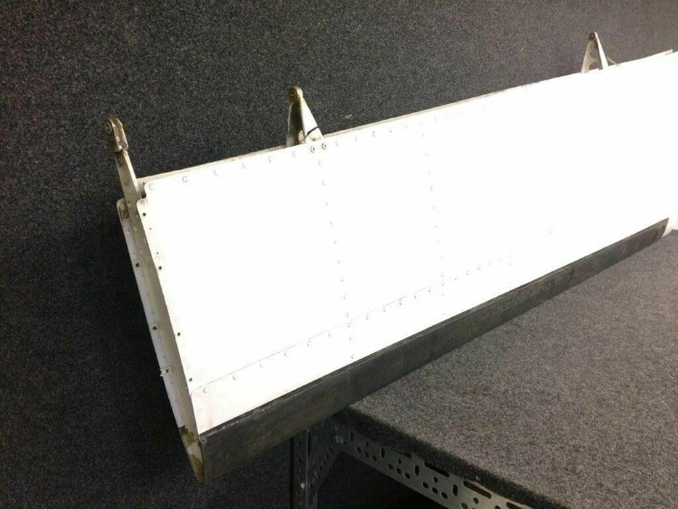 Piper 46500-040 Piper PA-31T Cheyenne Stabilizer Assy Horizontal LH W/ Light V 28