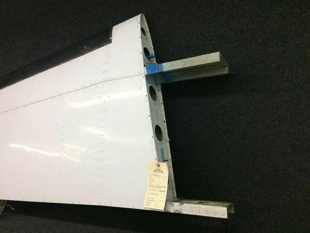 Piper 46500-040 Piper PA-31T Cheyenne Stabilizer Assy Horizontal LH W/ Light V 28