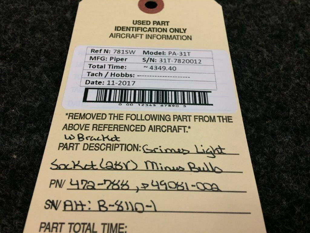 Piper 472-788 / 49081-002 Piper PA-31T Grimes Light Socket W/ Bracket V 28