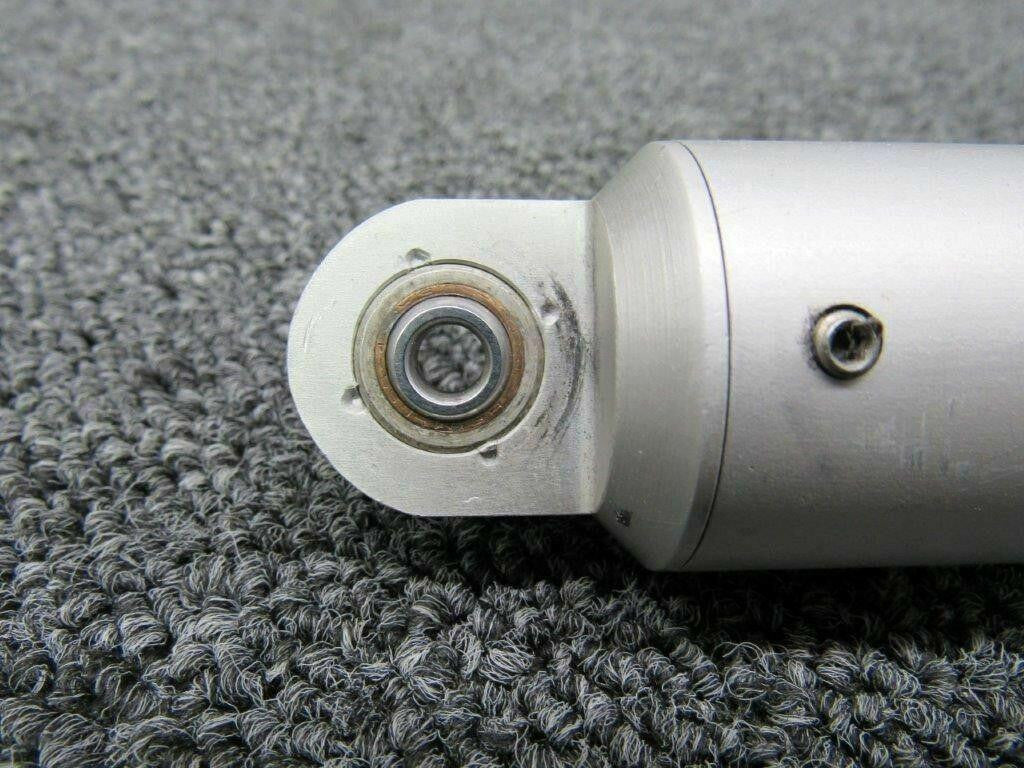 Piper 47958-000 Piper PA31T Door Snubber Assy