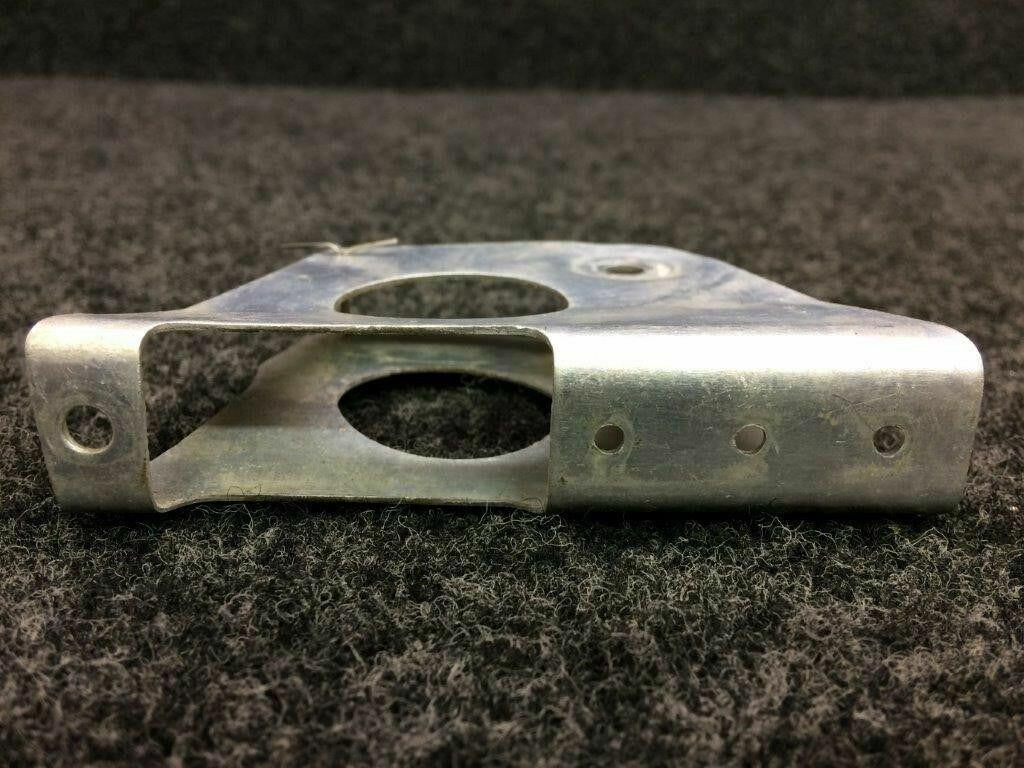 Cessna 1260491-1 Cessna TR182 LH Bracket Pulley