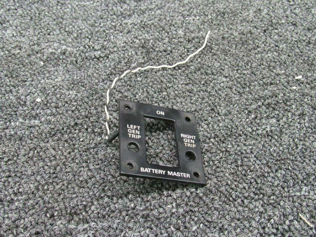 Piper 80832-002/ 579-397 Piper PA31T Placard Illuminated Battery Master