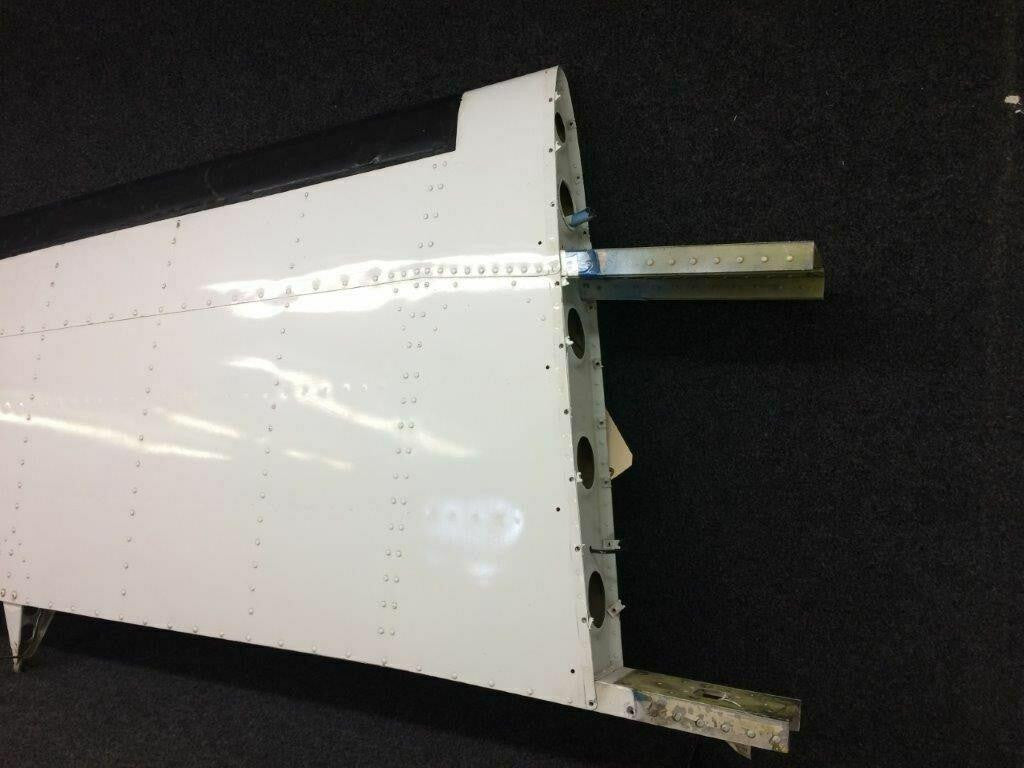 Piper 46500-041 Piper PA-31T Cheyenne Stabilizer Assy Horizontal RH W/ Light V 28