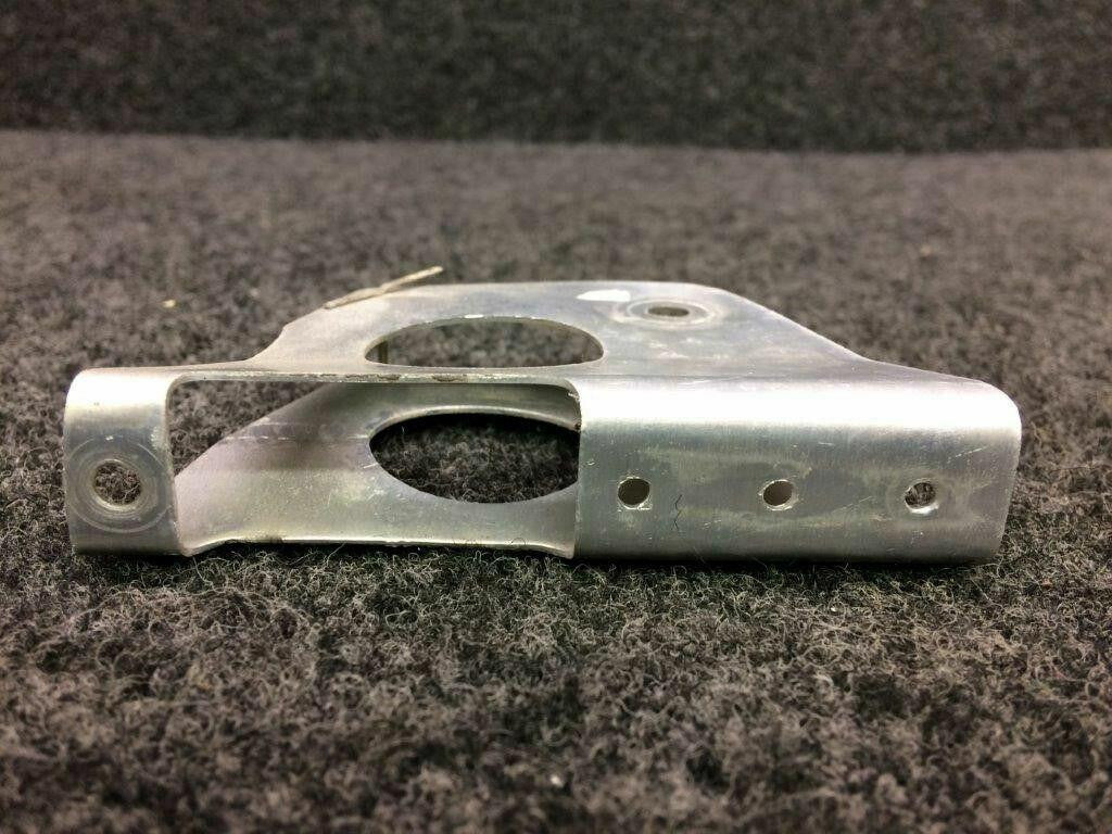 Cessna 1260491-2 Cessna TR182 RH Bracket Pulley