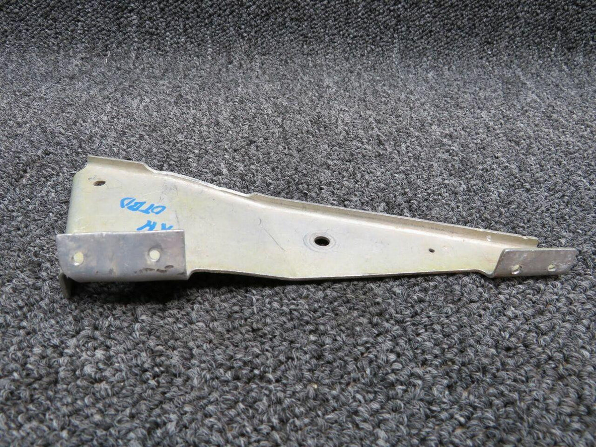 Cessna 0712309-8 Cessna 180H Tail Wheel Steering Bracket Outbd RH