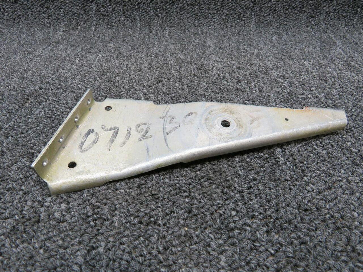 Cessna 0712309-8 Cessna 180H Tail Wheel Steering Bracket Outbd RH