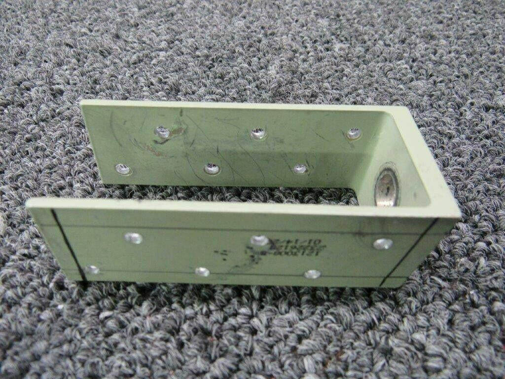 Cessna 1213008-5 Cessna 182T Bracket