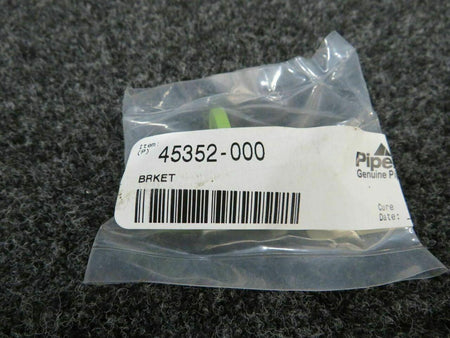Piper 45352-000 Piper PA-31T Bracket Latch NEW OLD STOCK