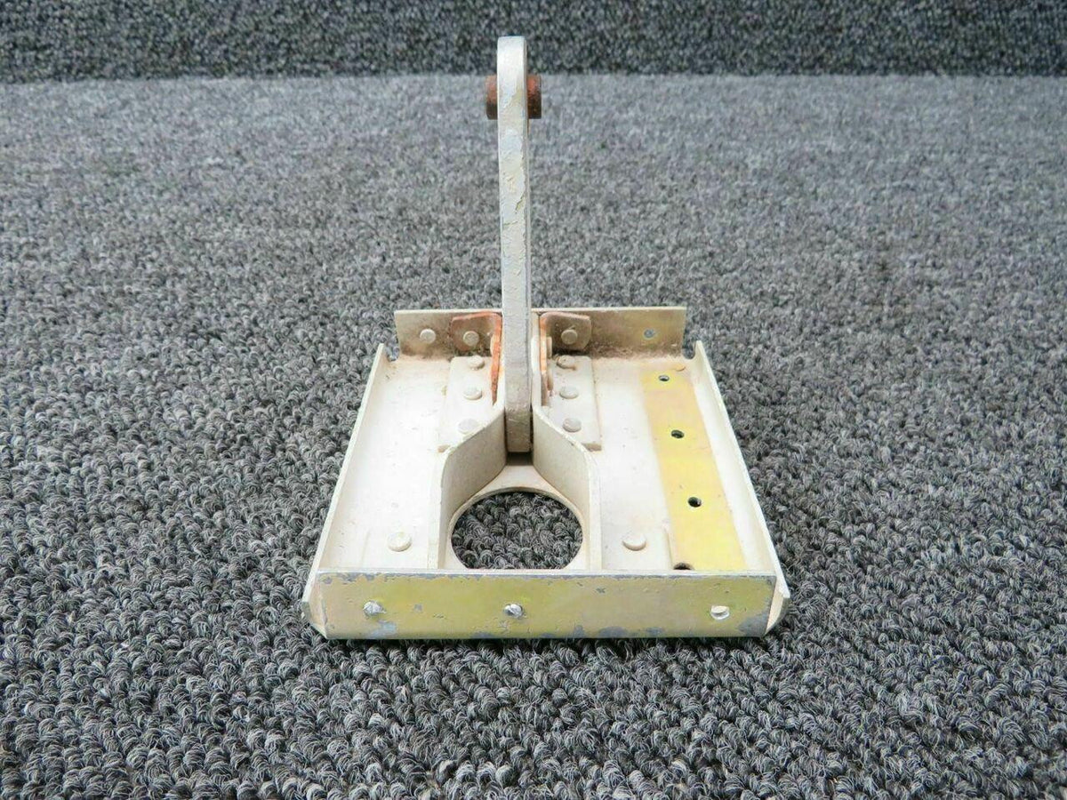 Piper 20293-000 Piper PA24 Bracket Aileron Hinge Inboard W/ Support