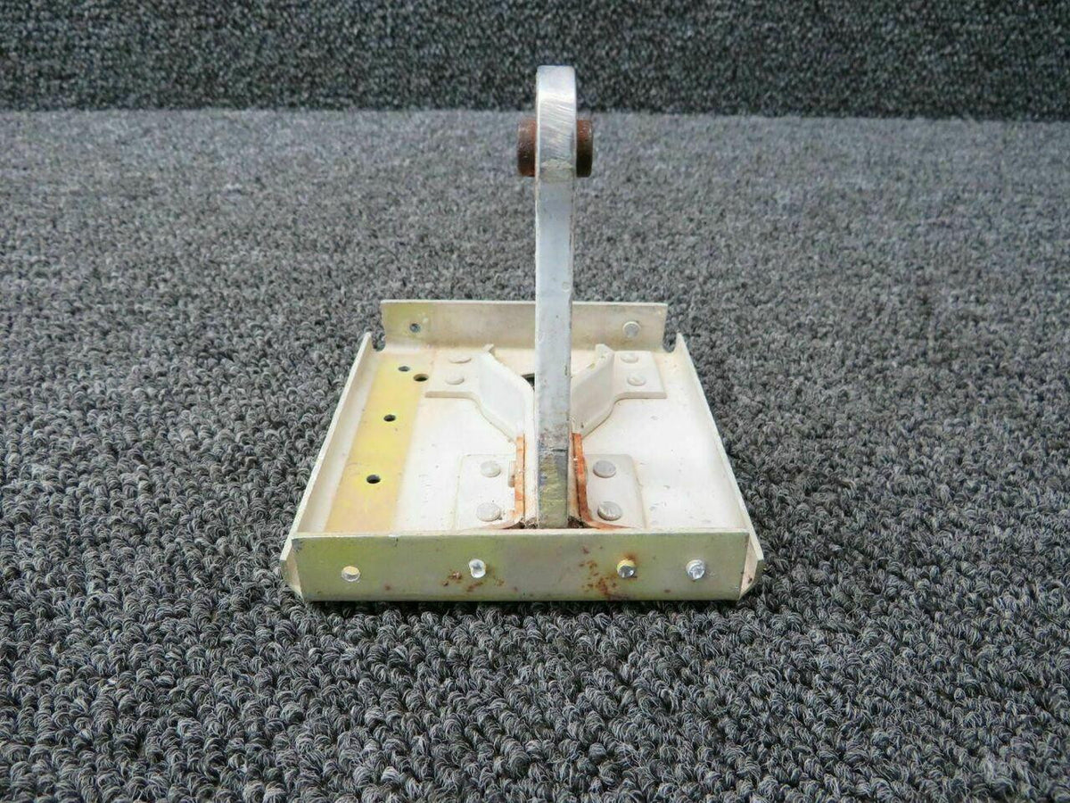 Piper 20293-000 Piper PA24 Bracket Aileron Hinge Inboard W/ Support