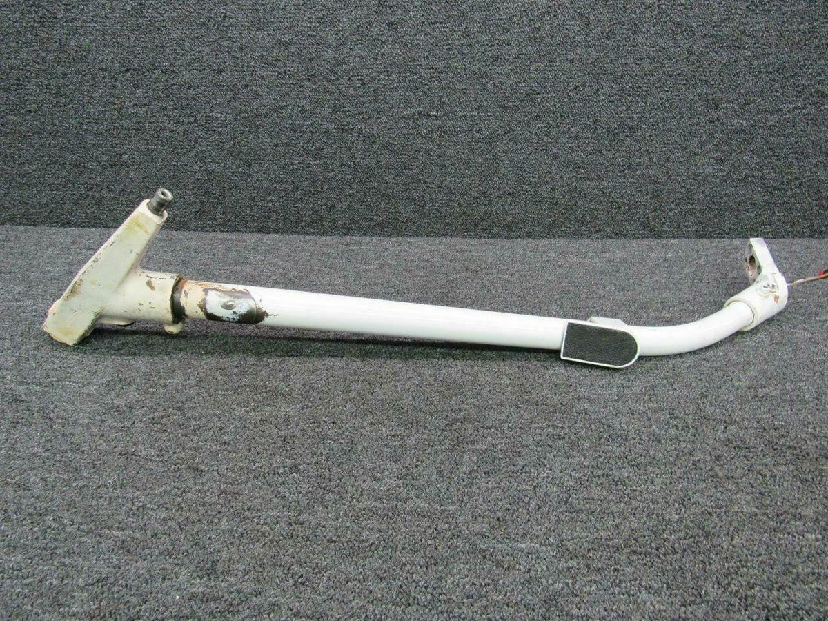 Cessna 2041005-3 / 2041002-11 Cessna 177RG Main Gear Spring Assy LH W/ Pivot and Step
