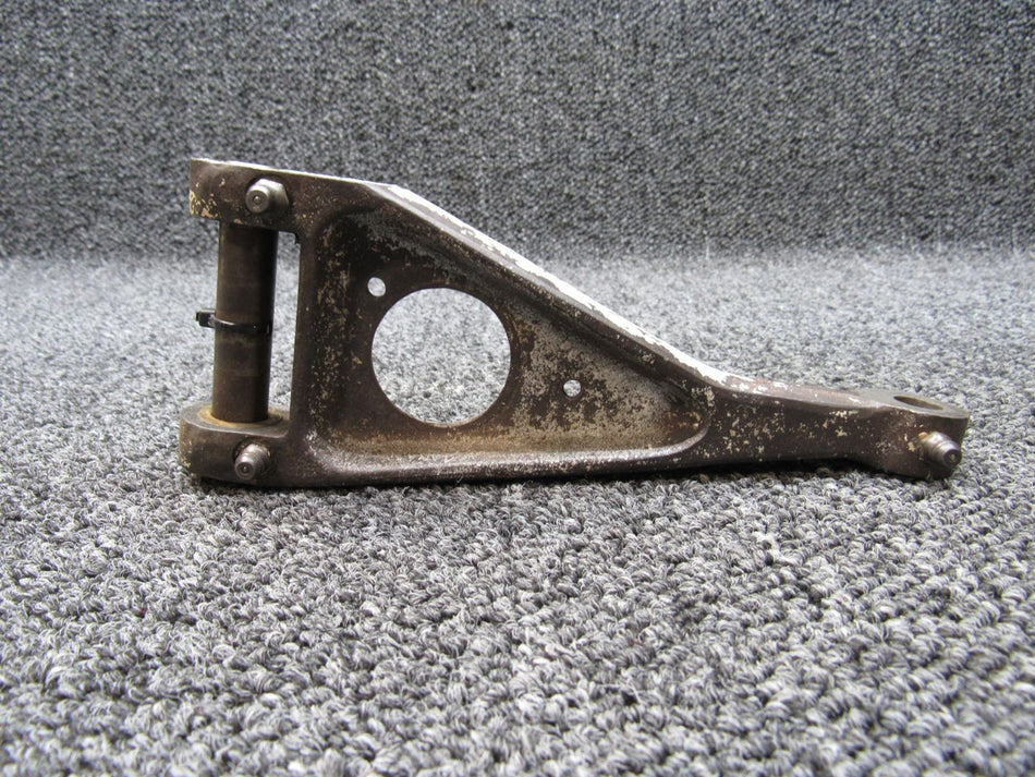 5141005-9 Cessna Main Gear Torque Link Lower LH has Shaft