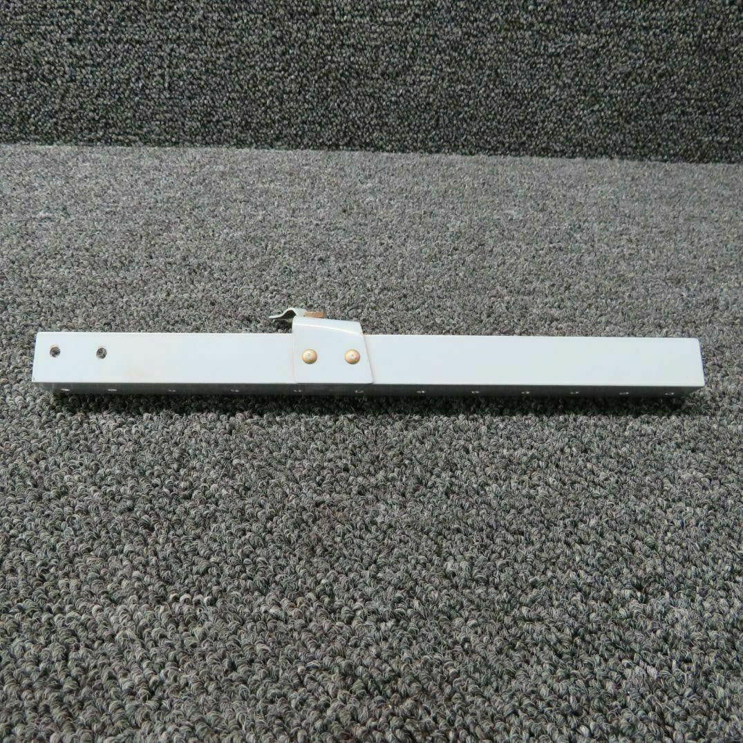 Cessna 1213082-9 Cessna 206H Angle Tunnel Pilots Side Fwd
