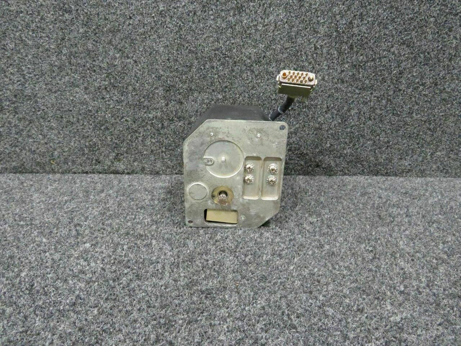 King Radio 065-0039-03 King Radio KSA-373 Trim Servo 28 V W/ YELLOW SERVICEABLE TAG C20