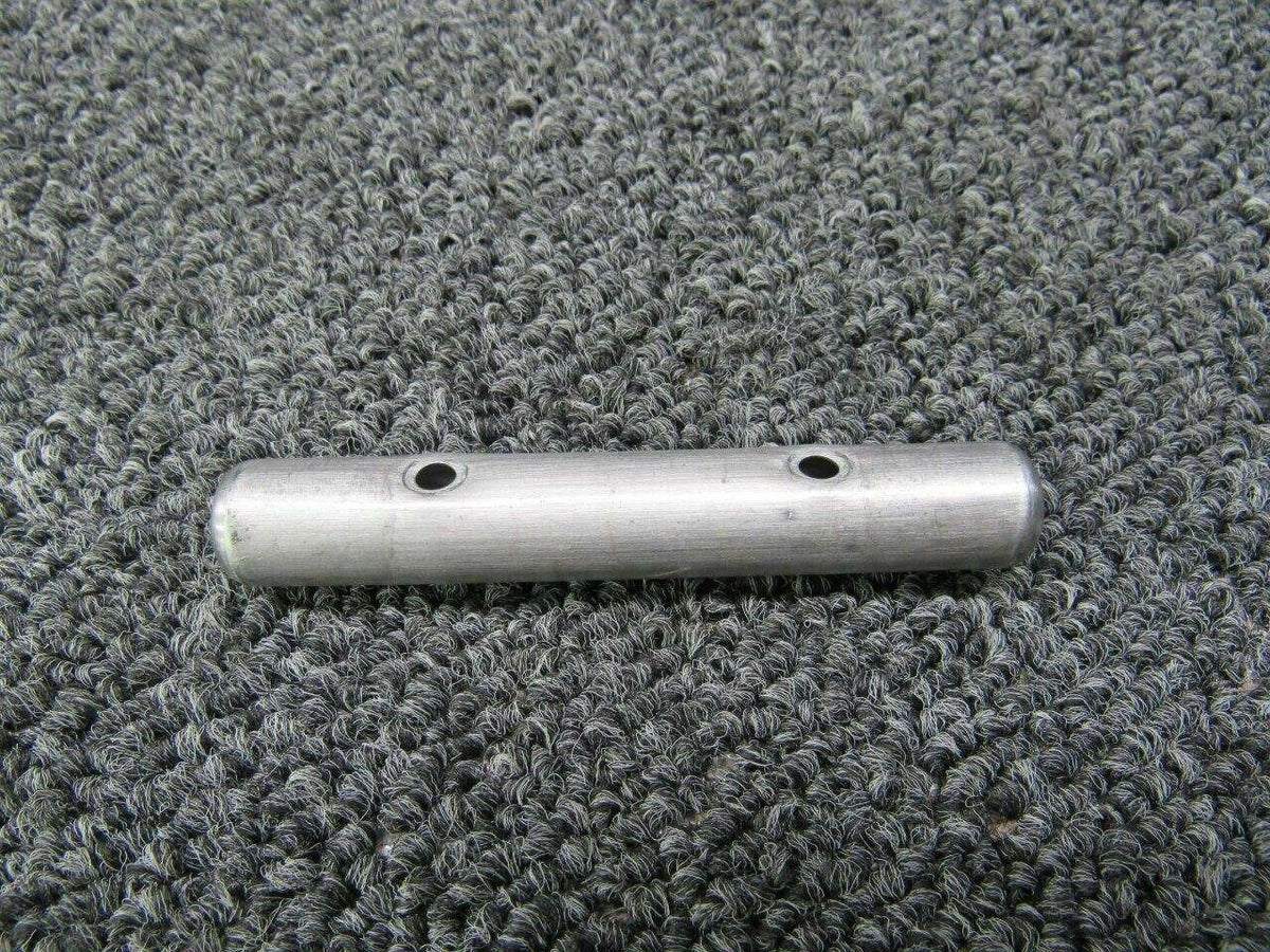 Cessna 0519066-2 Cessna 172S Tow Bar Holder