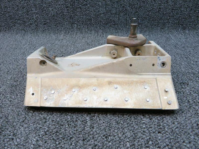 Cessna 1241615-2 Use 1241690-2 Cessna C210 Main Gear Support Outbd RH
