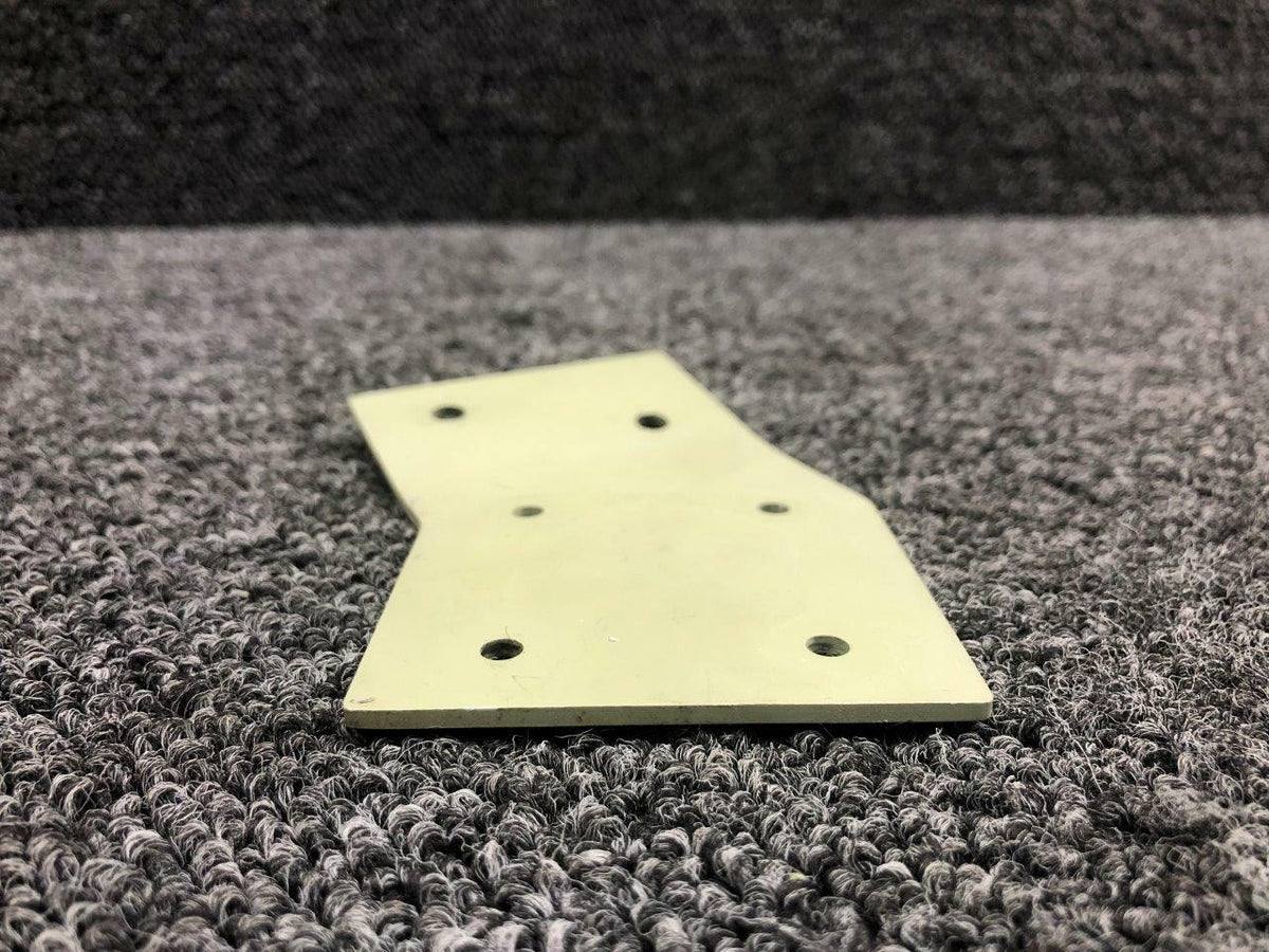 Cessna 0514232-2 Cessna 172S Seatbelt Restraint Attach Plate Assembly RH
