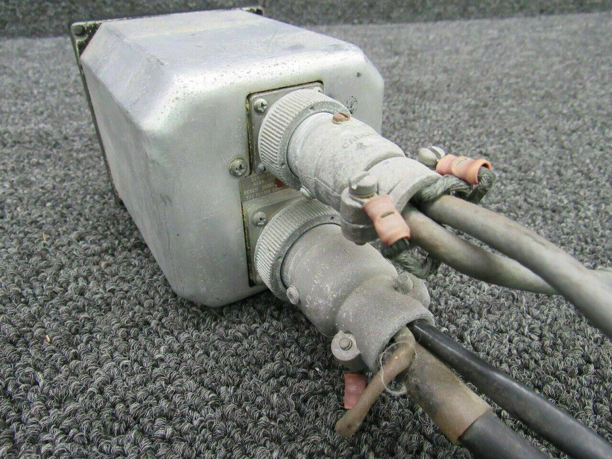 Bendix 1U027-01 M/N 551A Bendix Servo Amp Indicator CORE Volts 28