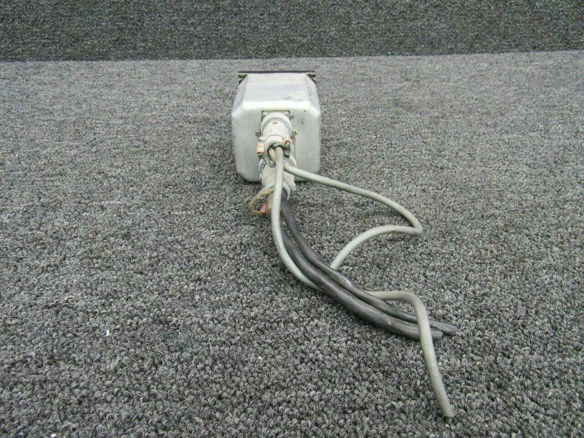 Bendix 1U027-01 M/N 551A Bendix Servo Amp Indicator CORE Volts 28