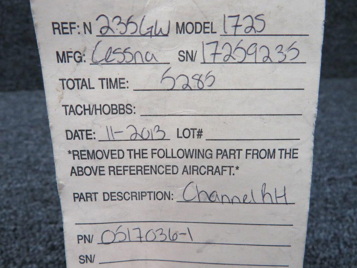 Cessna 0517036-1 Cessna 172S Channel RH