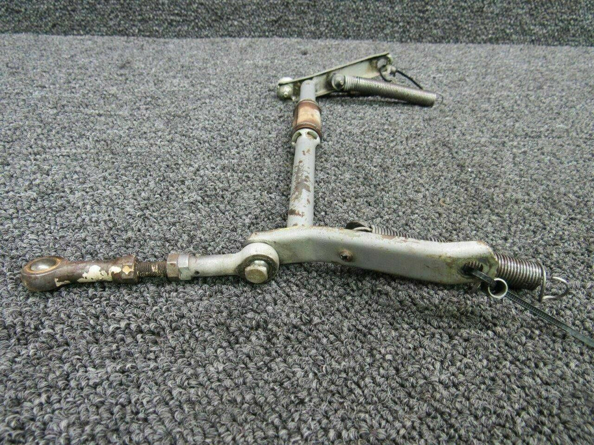 Piper 17795-000 Piper PA23-250 Link Main Gear Door Actuating