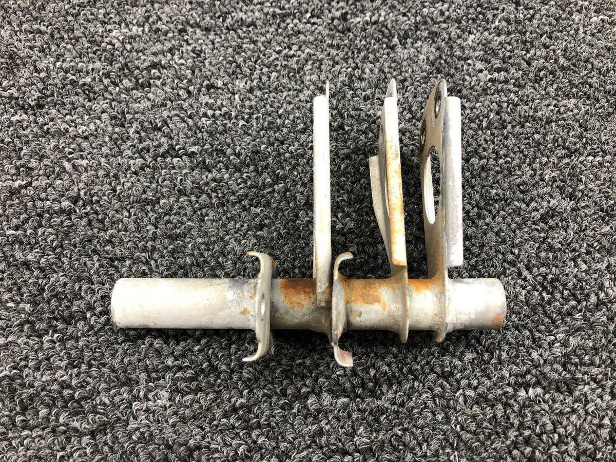 Cessna 0862100-10 Cessna 320 Flap Bellcrank Inboard RH BD