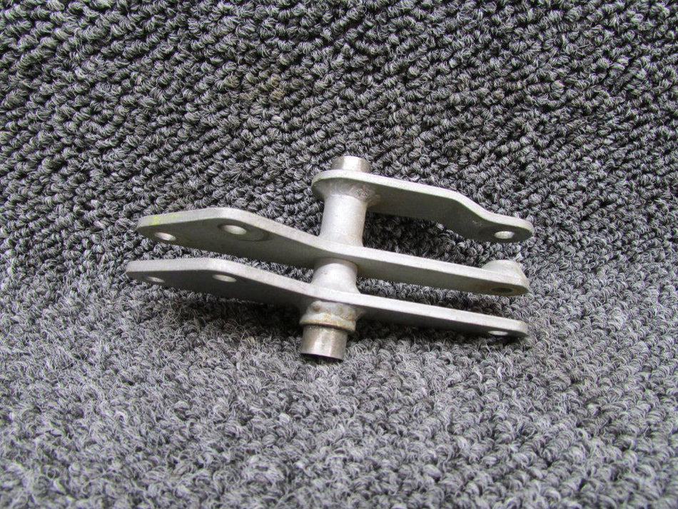 46519-002 Piper PA31T Bellcrank Door Latch Lower