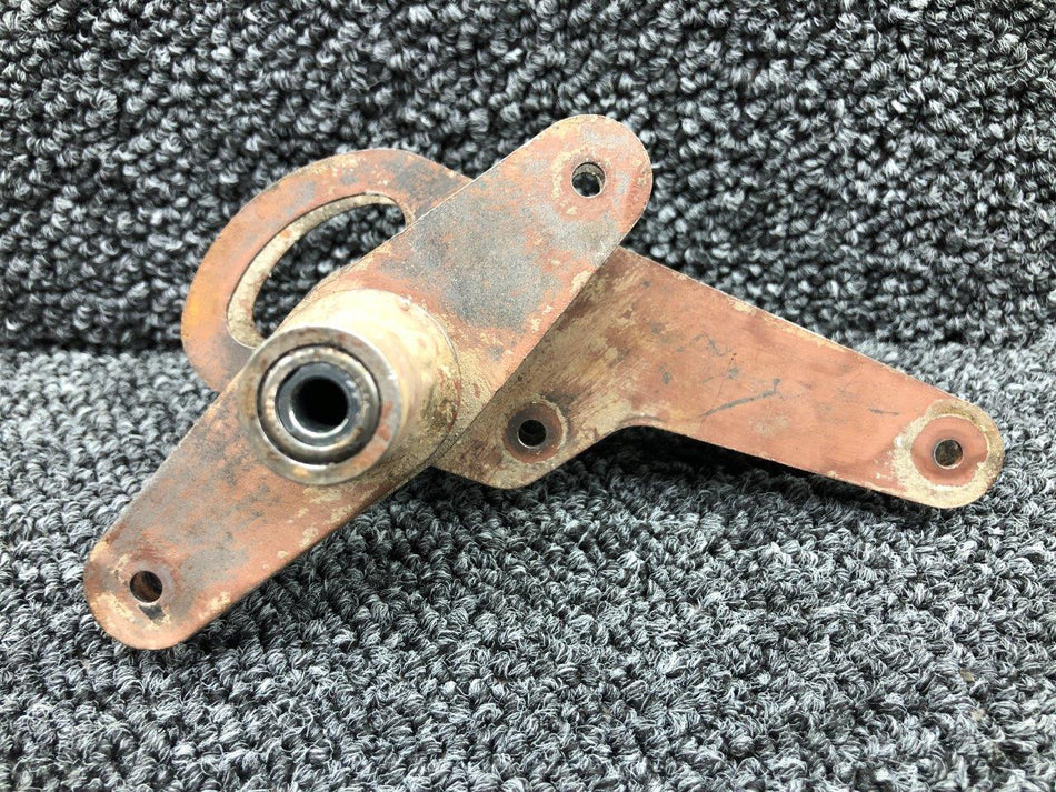0760703-6 (Alt: 0760703-2) Cessna 182P Aileron Bellcrank Assembly RH