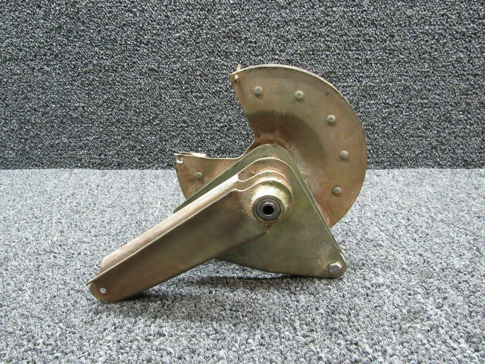 Cessna 0760612-1 Cessna 182L Drive Pulley Assembly W/ Autopilot Arm RH