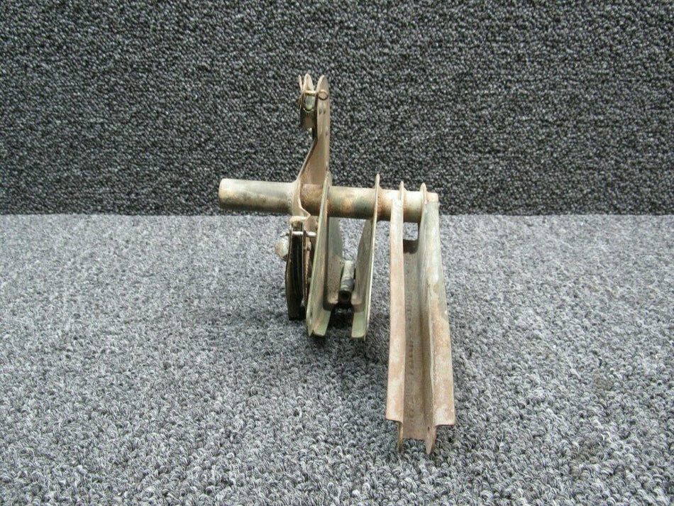 Cessna 0760612-1 Cessna 182L Drive Pulley Assembly W/ Autopilot Arm RH