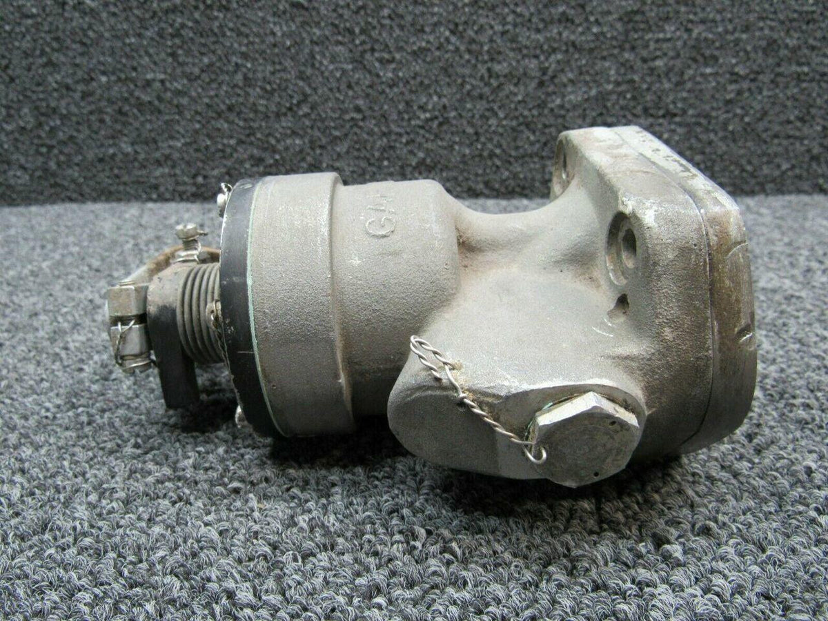 Cessna 0550227-2 USE D-20309-1 Cessna 182L Prop Governor Prop Struck