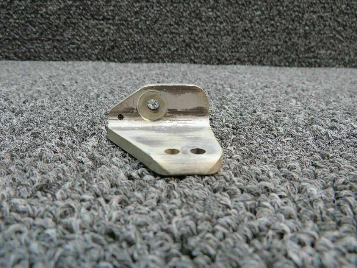 Piper 21324-000 Piper PA24-250 Bracket Nose Gear