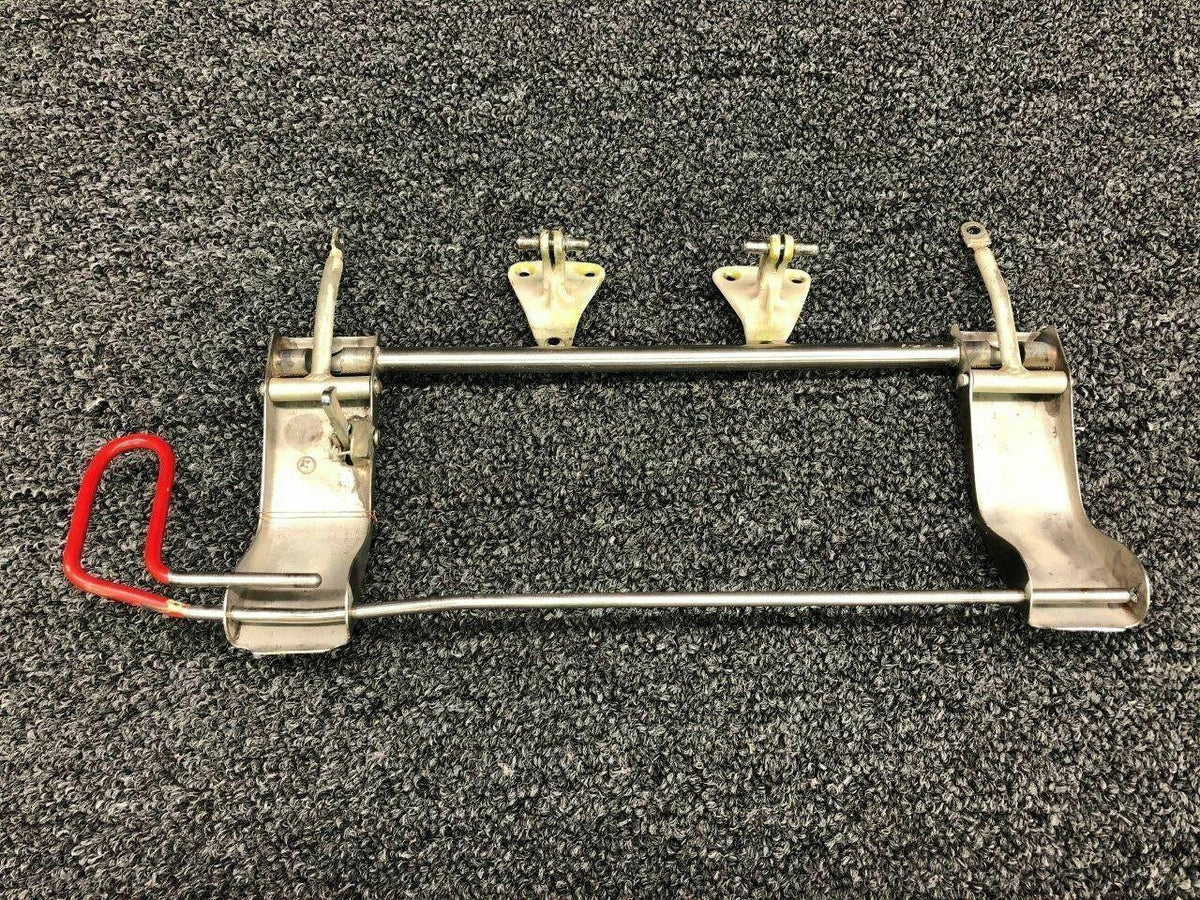 35-410291-644 / 35-415312-4 Beech B58 Latch Assy Rear Window RH W/ Handle BAS Part Sales | Airplane Parts