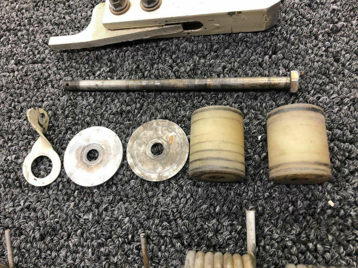 Beechcraft 60-810083-5 / 60-810083-10 Beech B58 Main Gear Uplock / Retract Set RH