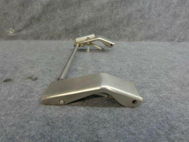 Beechcraft Beech A36 Latch Assy Window RH P/N 002-430055-22